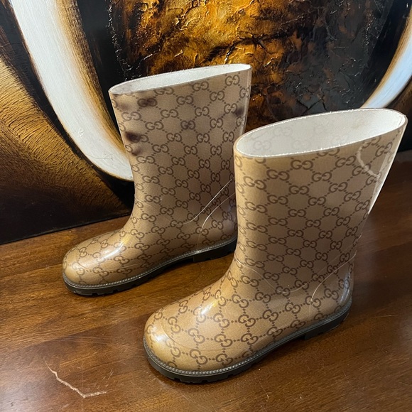 Authentic Gucci Rain/Snow Boots. Size 33 - Picture 7 of 15